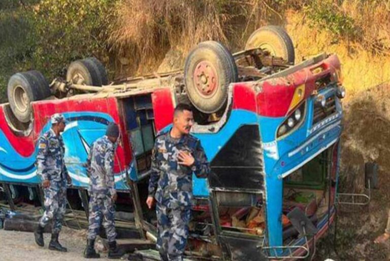 bus-accident-at-dang